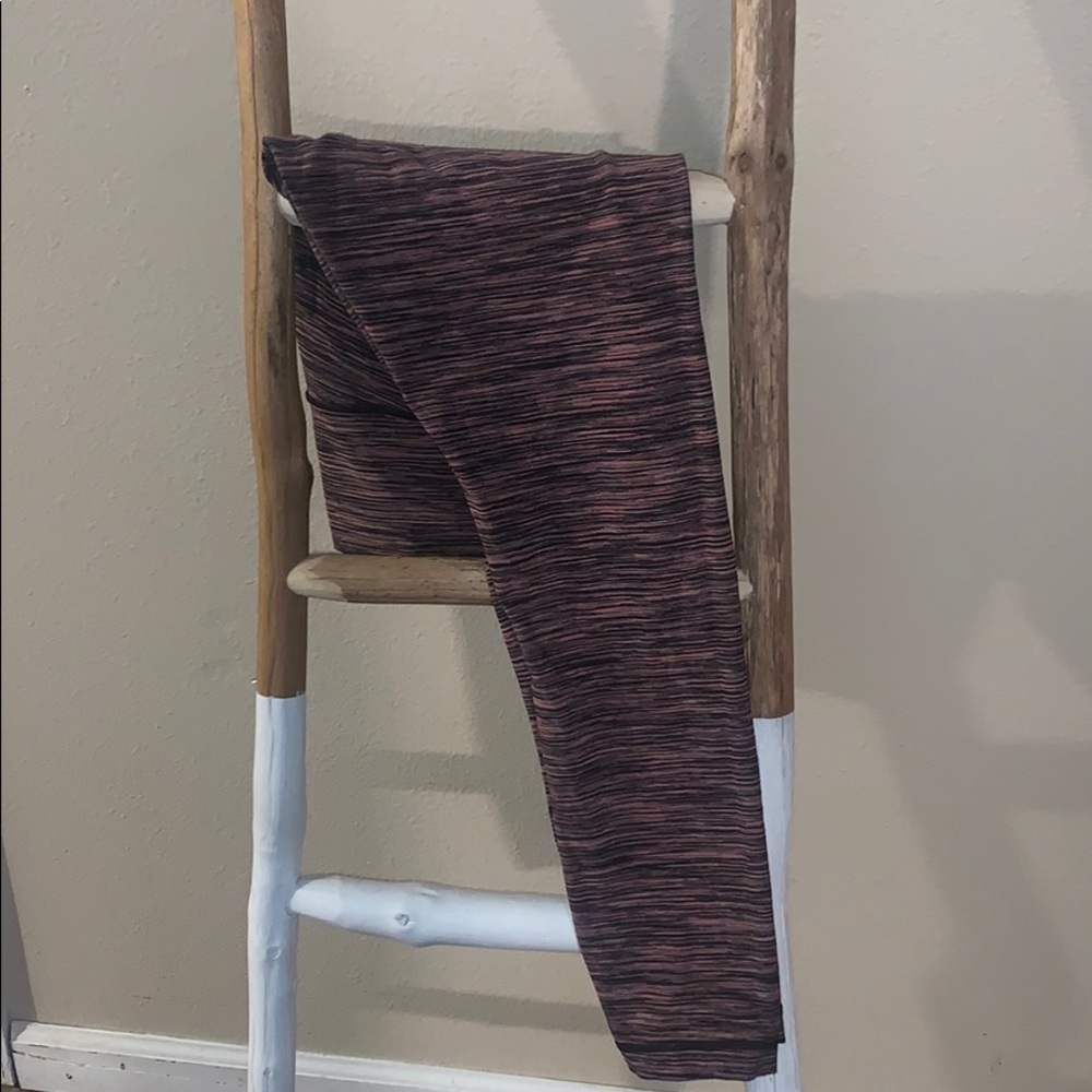 Lululemon Wunder Under high rise 25” size 8